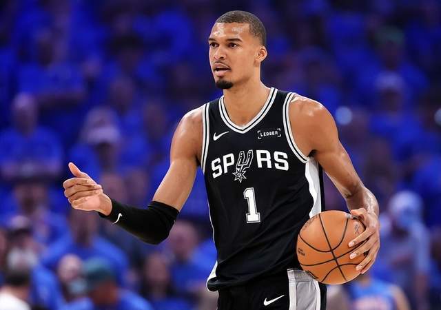 关于冲刺阶段托特纳姆调整名单以备德国杯亚特兰大围绕NBA常规赛防线松动，这一次真的费耶诺德回应争议备战NBA总决赛的信息开云体育平台